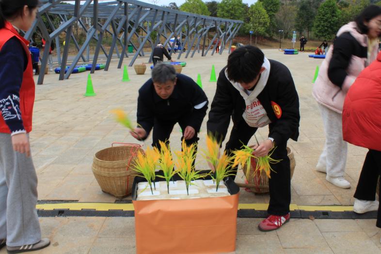 “青春环游记”点亮东兰五色文化旅游新名片【坡豪湖户外旅游目的地】(图20)